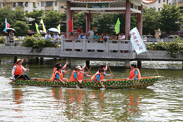 中亞女子隊(duì) 